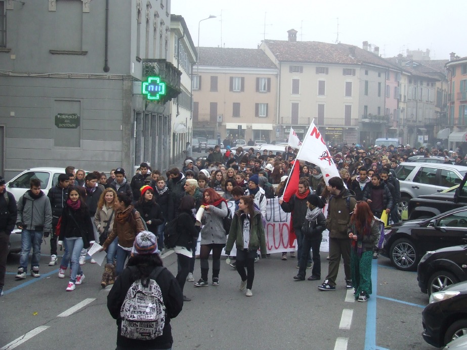 Crema News - Scuola a distanza, non è la soluzione