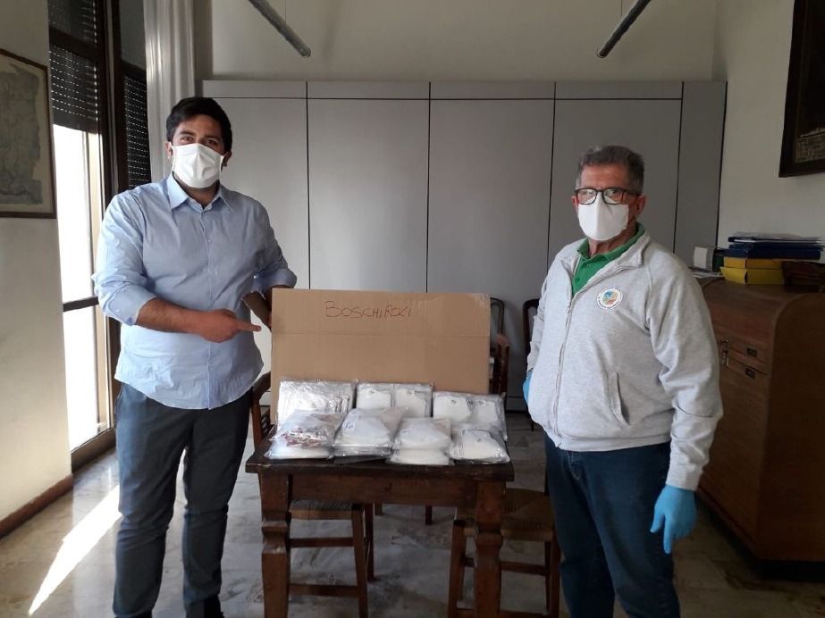 Crema News - L'associazione regala mascherine al comune