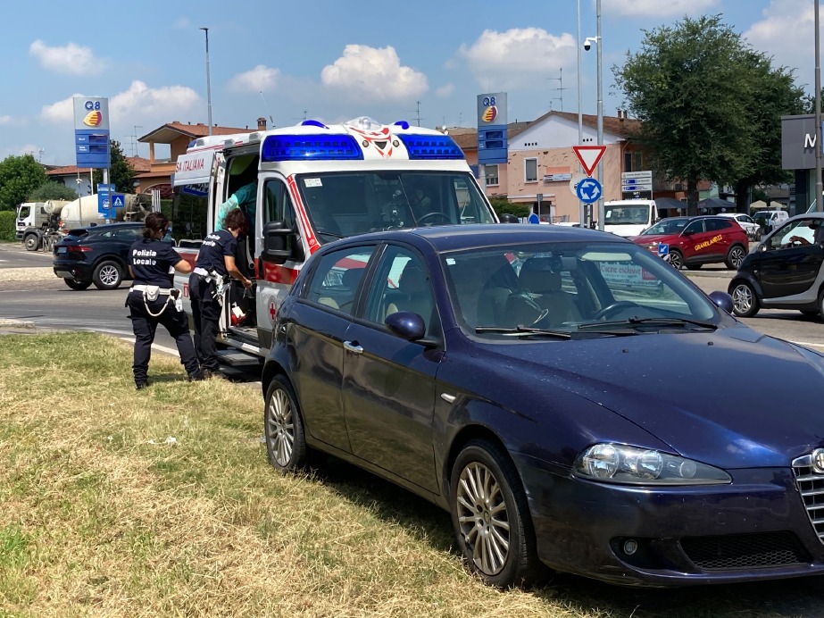 Crema News - Rondo scivoloso, due in ospedale