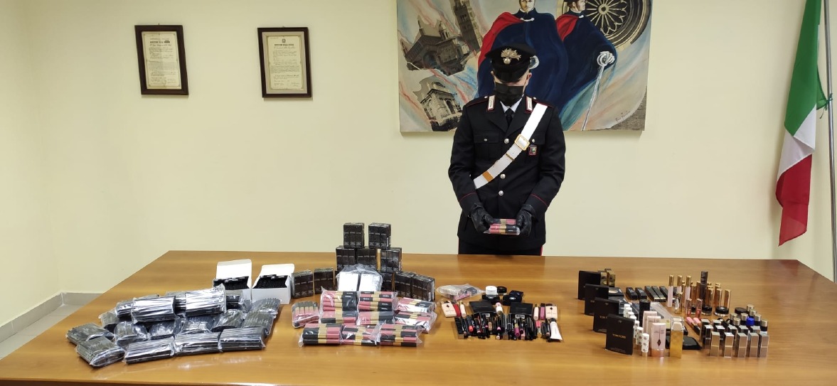 Crema News - Ruba 50mila euro di cosmetici, arrestato