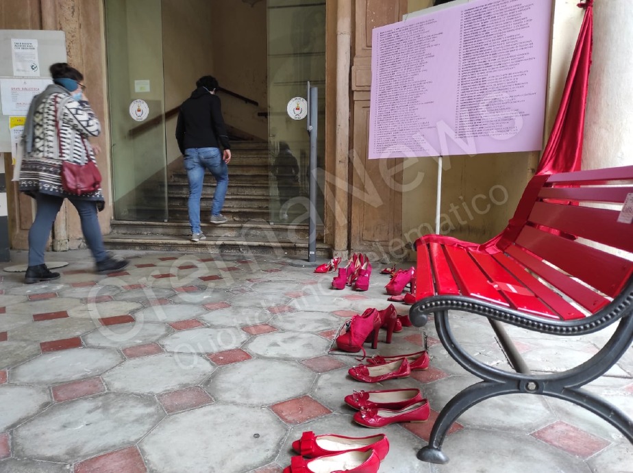 Crema News - Scarpette rosse in biblioteca