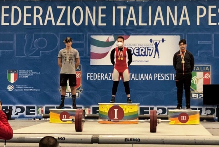 Crema News - Medaglie per pesista cremasco
