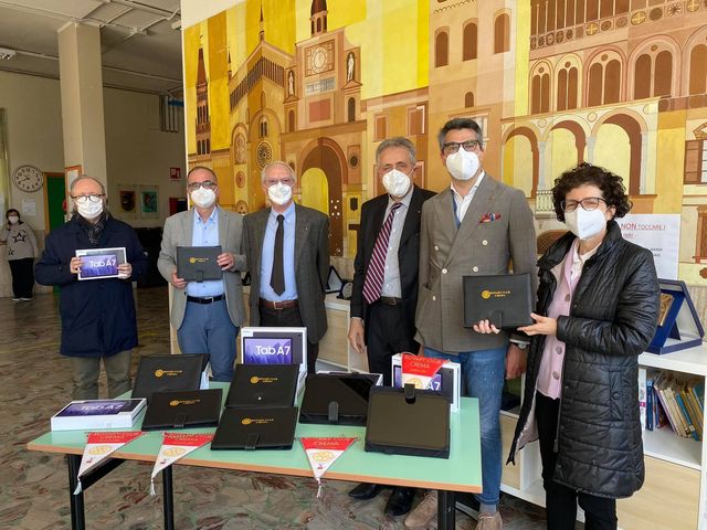Crema News - Tablet per gli studenti