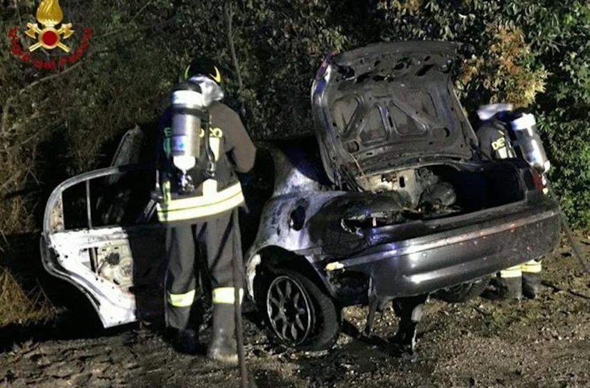 Crema News - Ragazzo incastrato nell'auto
