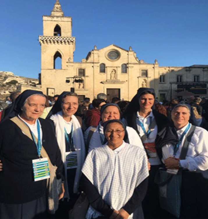 Crema News - Suore Adoratrici al congresso