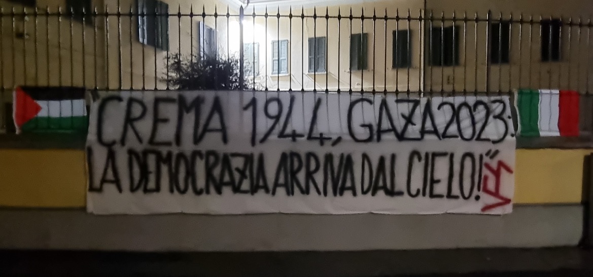 Crema News - Crema - Striscione dell'associazione skinheads