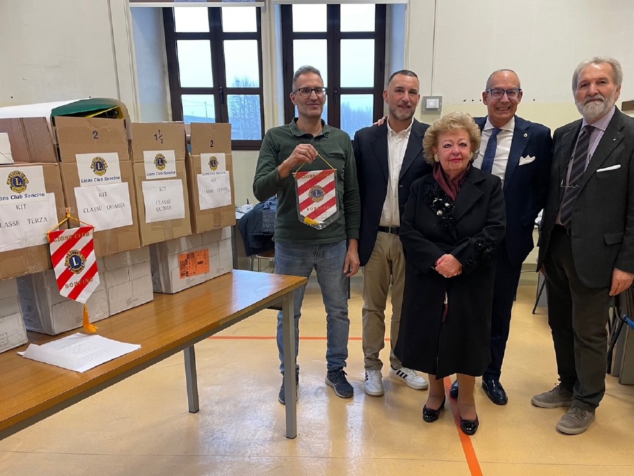 Crema News - Soncino - Dai Lions materiale per gli studenti