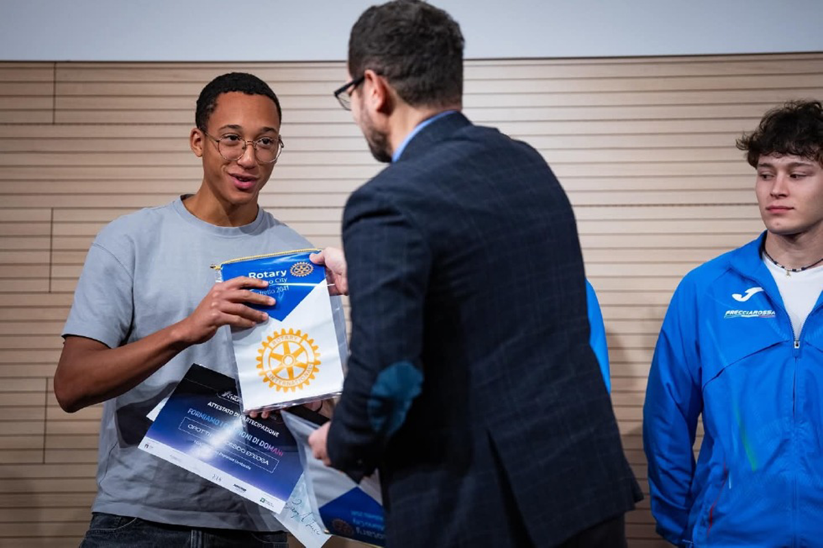 Capralba - Un premio per Francesco Crotti  