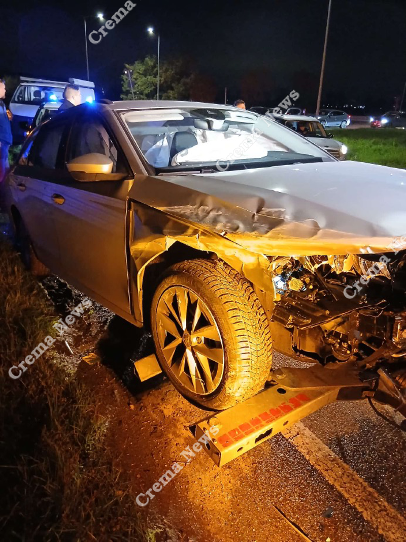 Camisano - Contro il guard rail