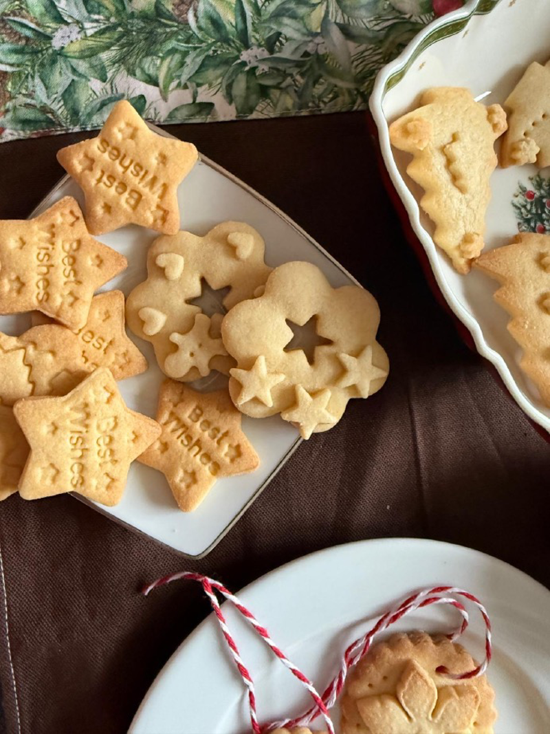 Crema - Bambini con le mani in pasta