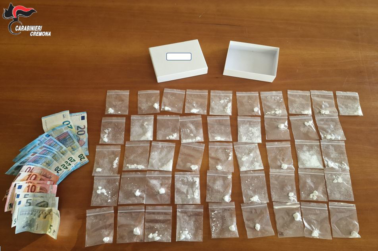 Crema - Fugge con la cocaina