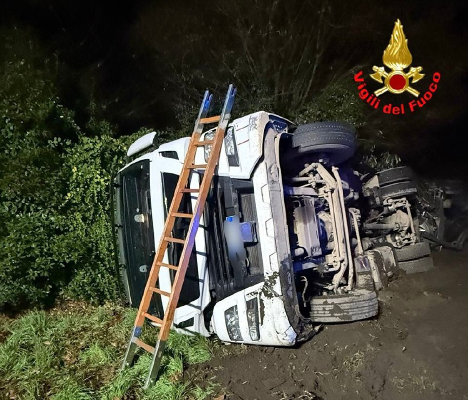 Dal territorio - Camion del latte ribaltato