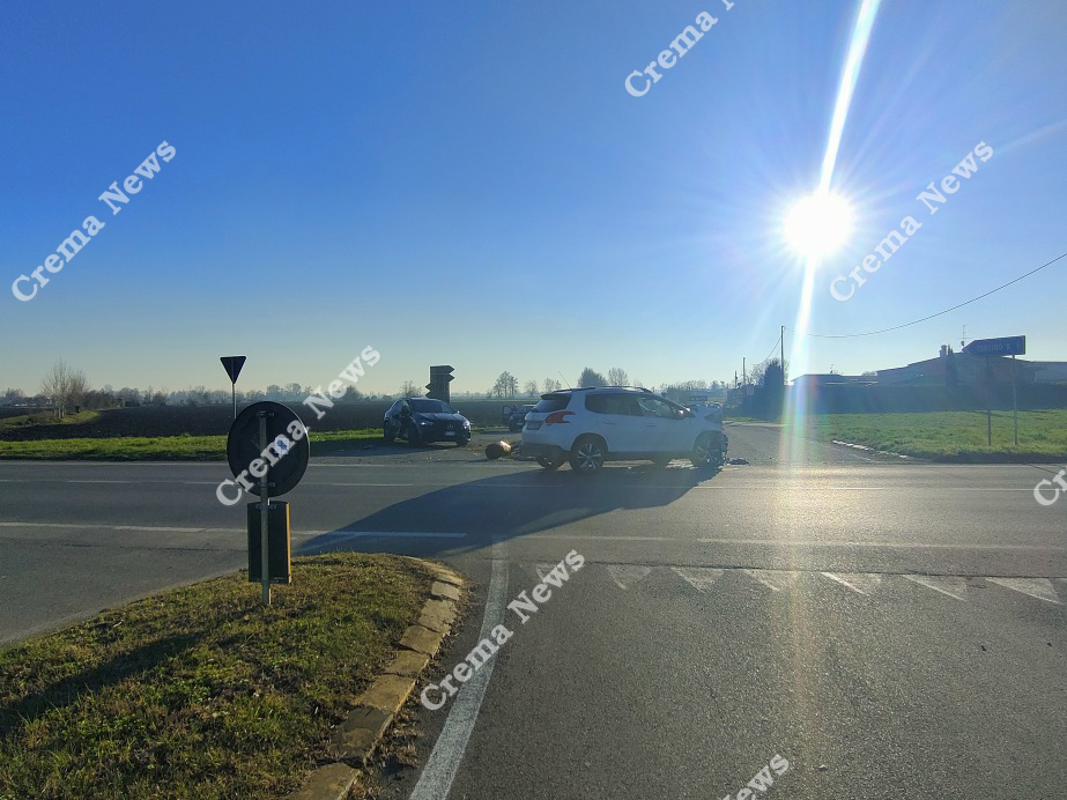 Vailate - Scontro all'incrocio, due in ospedale