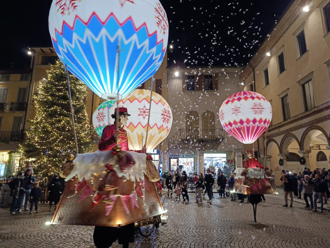 Crema - Les montgolfiers entusiasmano