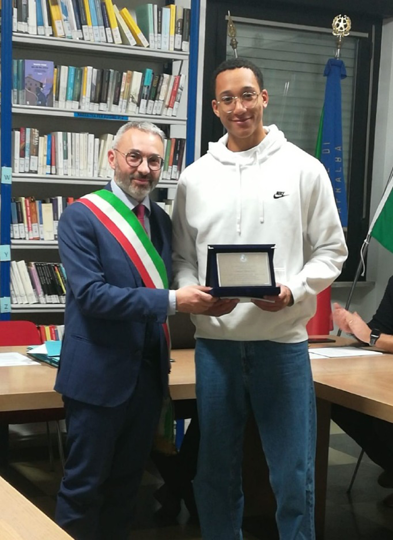 Capralba - Un premio per Francesco Crotti  