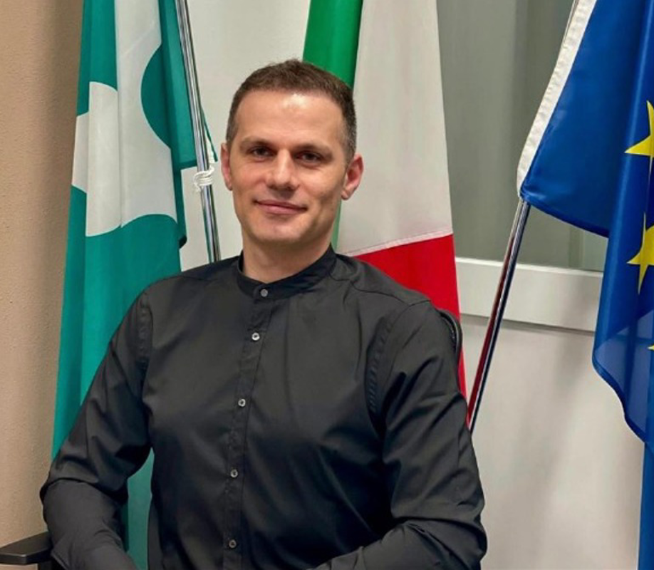 Castel Gabbiano - "La tettoia? Non è abusiva"