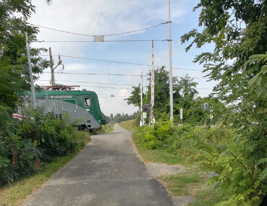 Crema News - Dal territorio - Treno arriva con le sbarre alzate