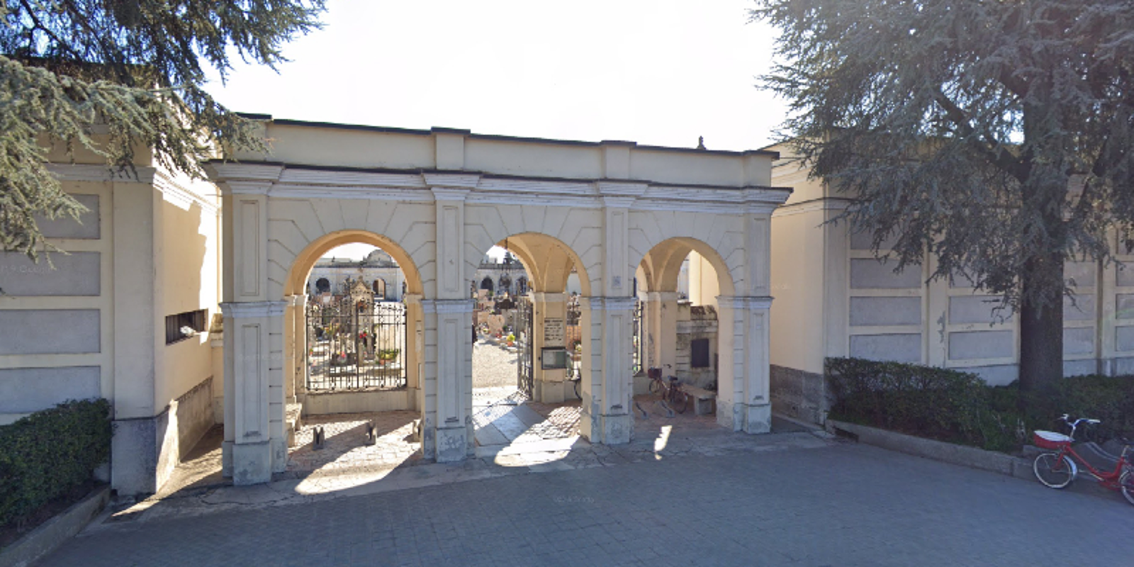 Crema News - Dal territorio - L'uomo che dorme al cimitero