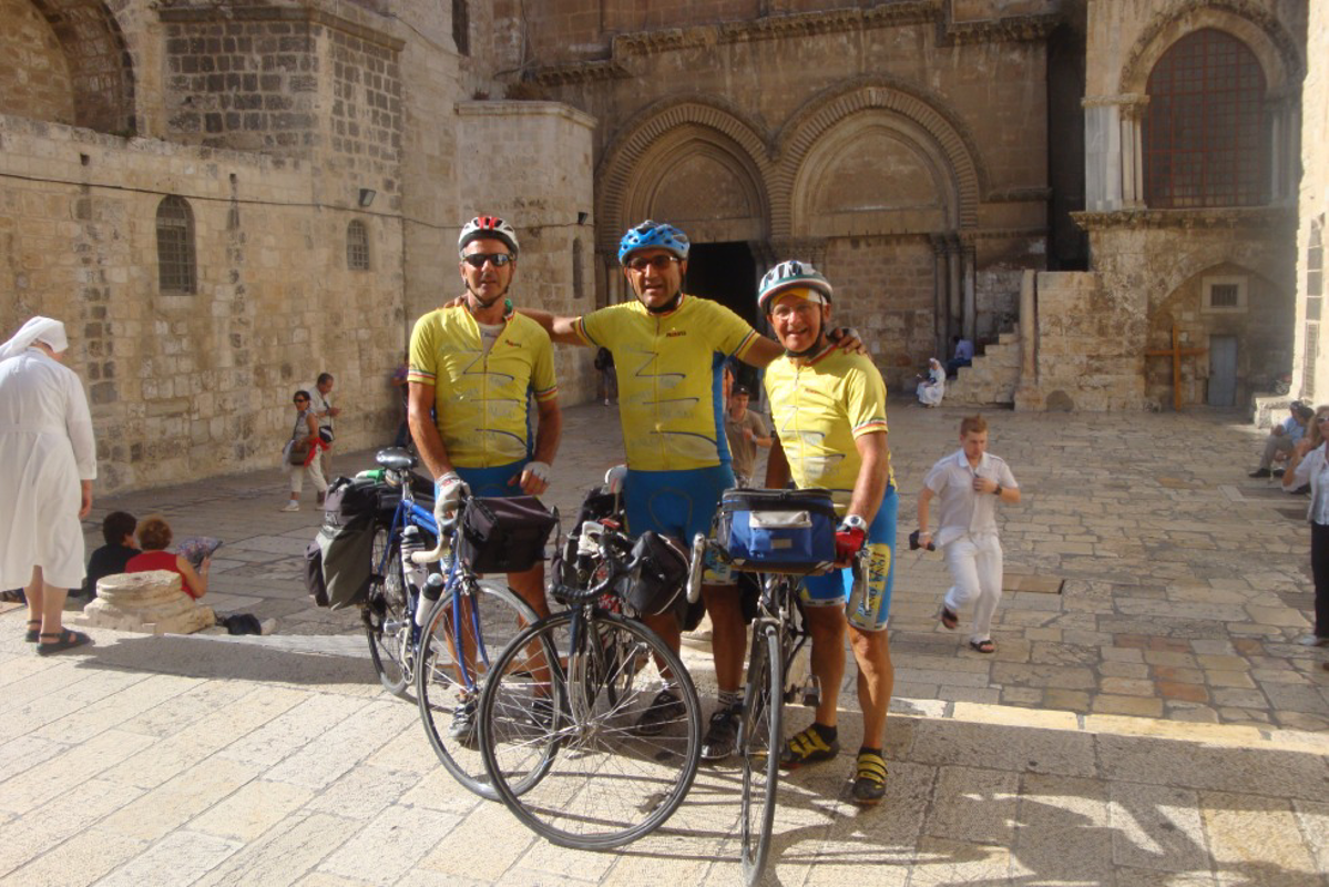 Crema News - Sergnano - Don Francesco a Roma in bici