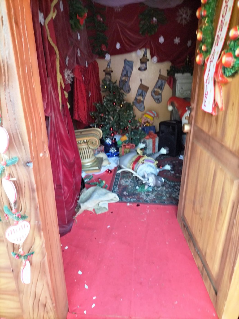 Cremasco - Vandalizzata la casa di Babbo Natale