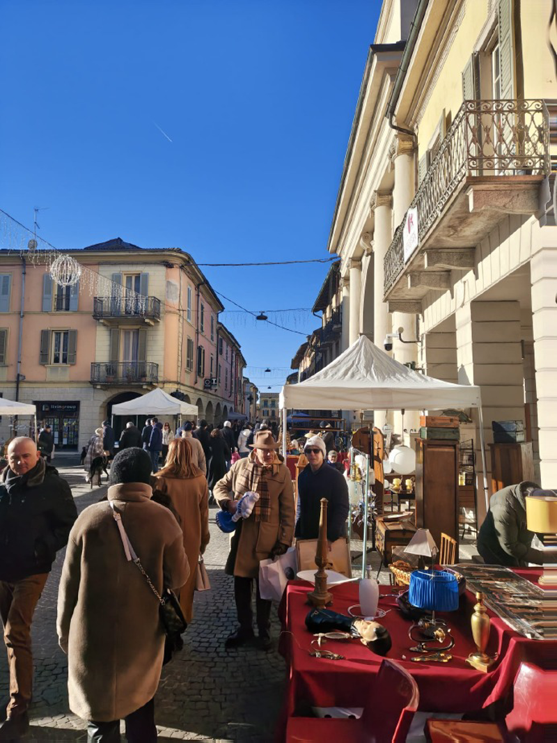 Castelleone - Primo mercatino dell'anno