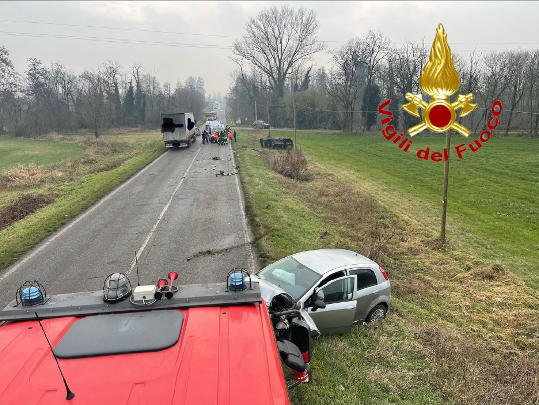 Dal territorio – Frontale: auto si ribalta fuori strada