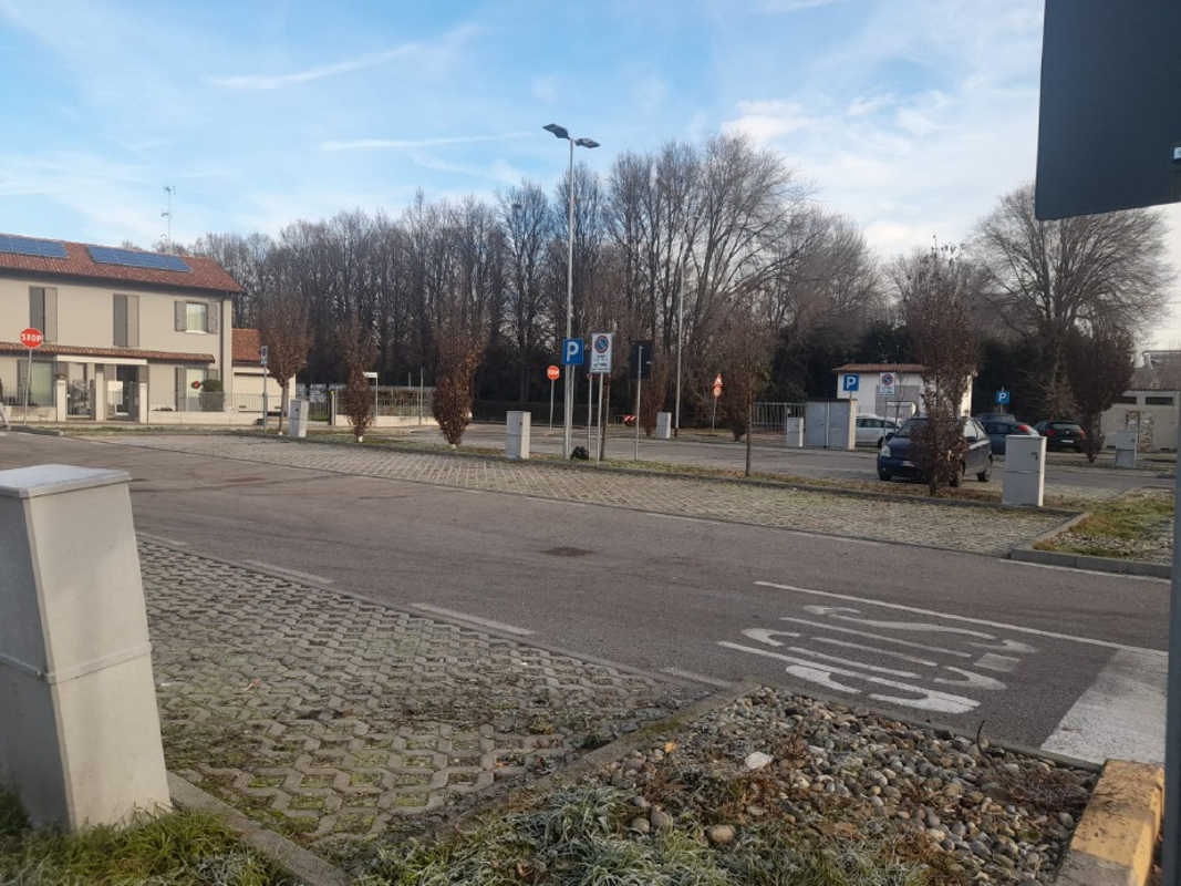 Agnadello - Area mercatale flop 