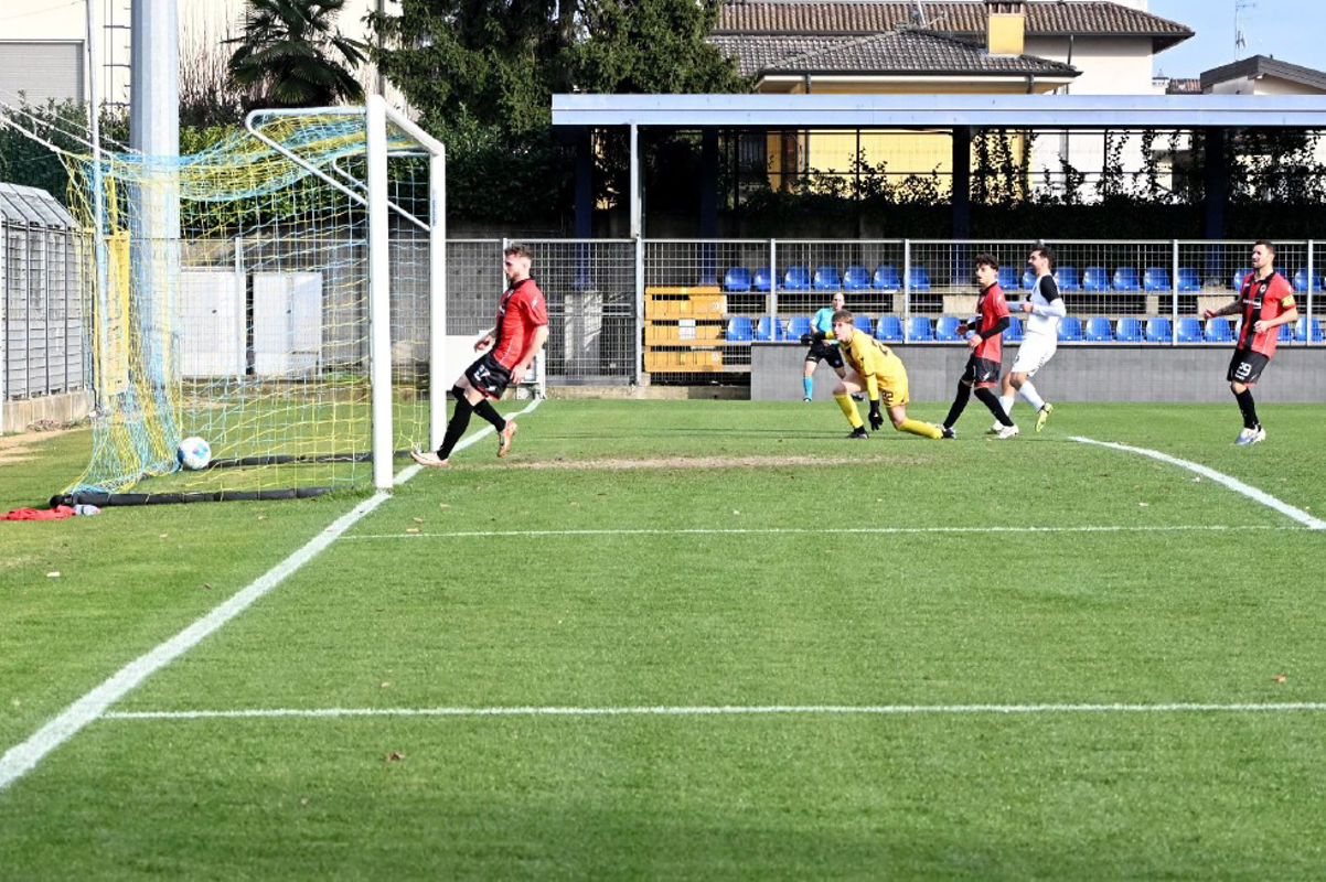 Calcio - Crema, pari