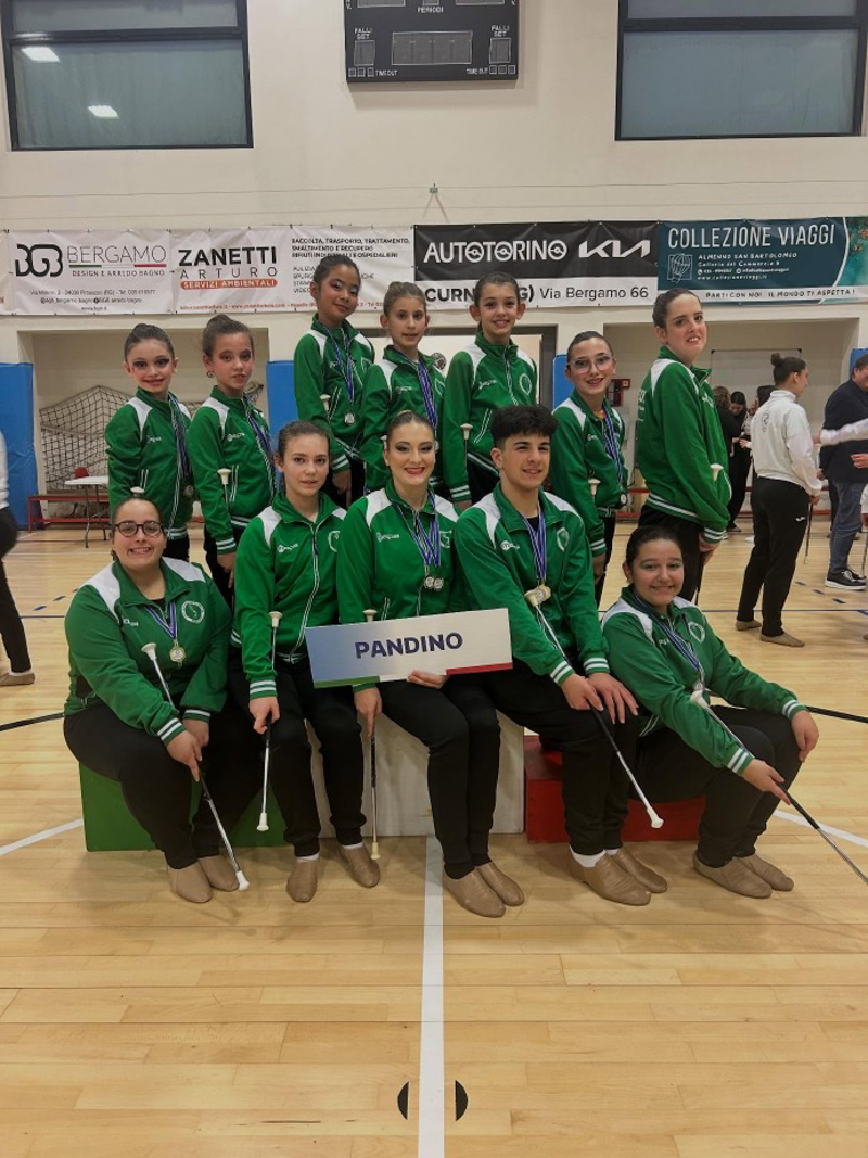 Twirling - Majorettes sul podio a Mapello