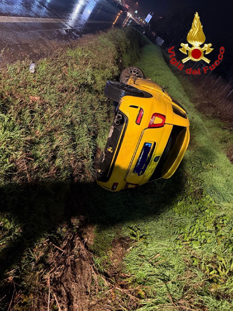 Dal territorio – Abarth si ribalta sulla via Emilia