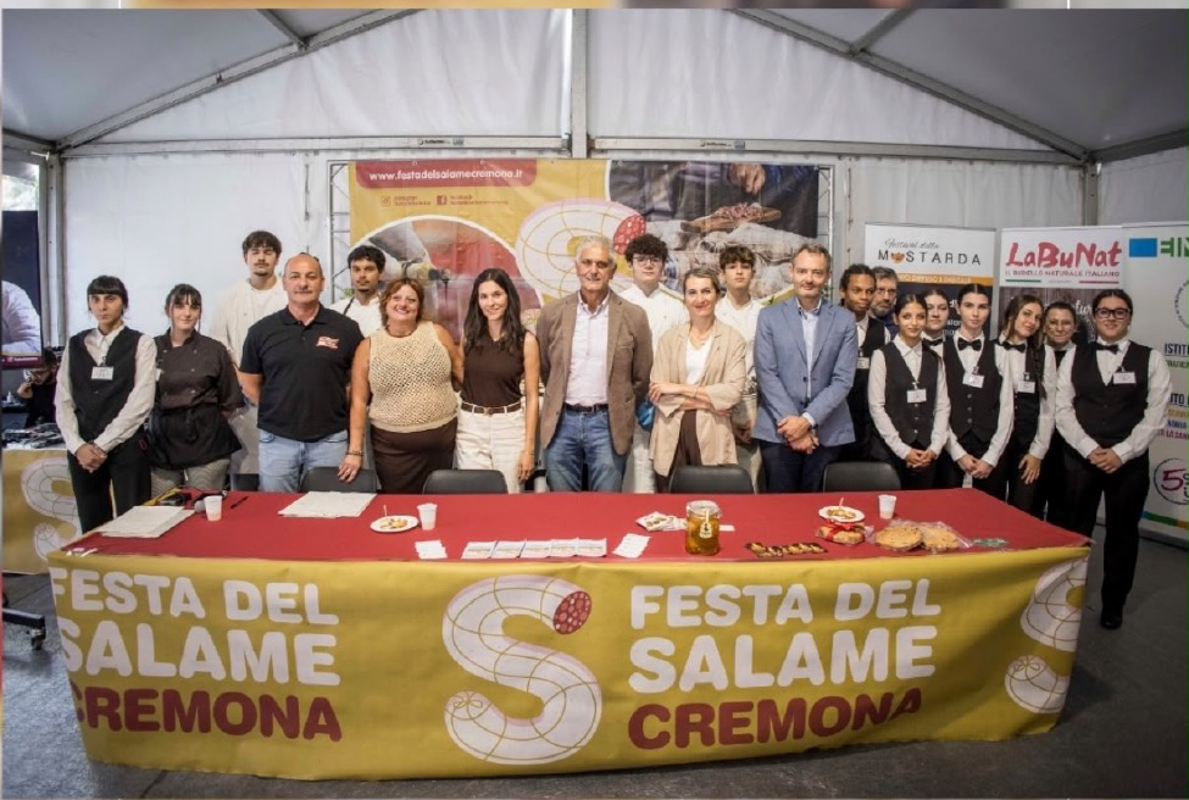 Dal territorio - Cremaschi alla festa del salame