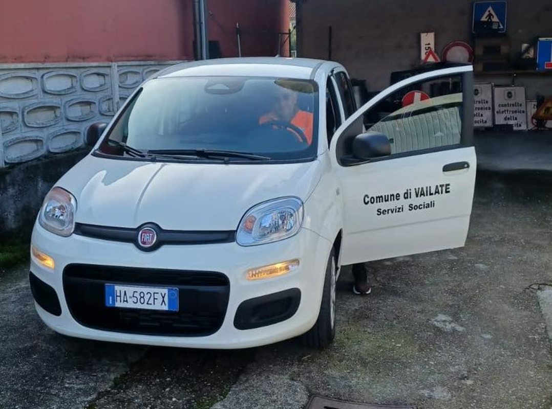 Vailate - Nuova auto per i servizi sociali
