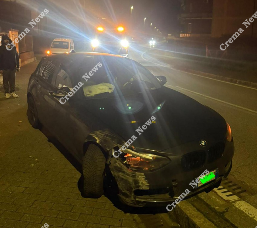 Pandino - Contro il cancello