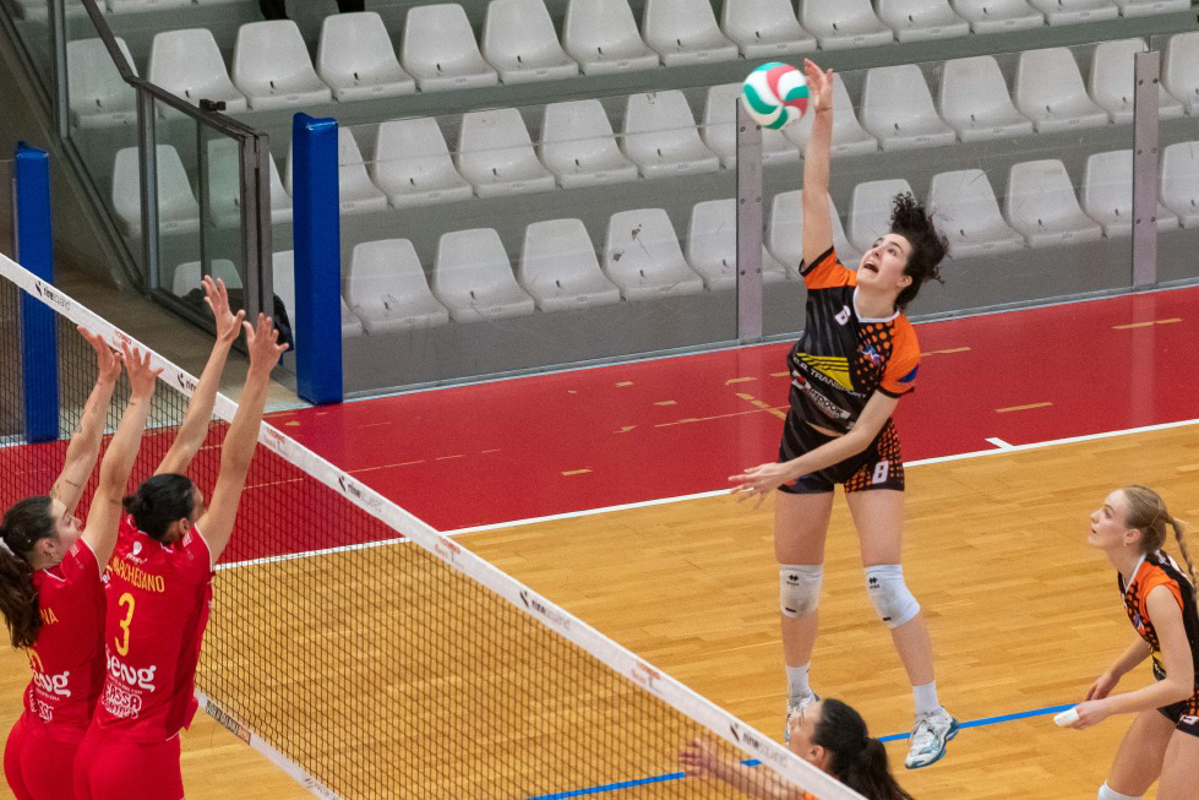 Volley B1 - Cr transport, assalto alla vetta