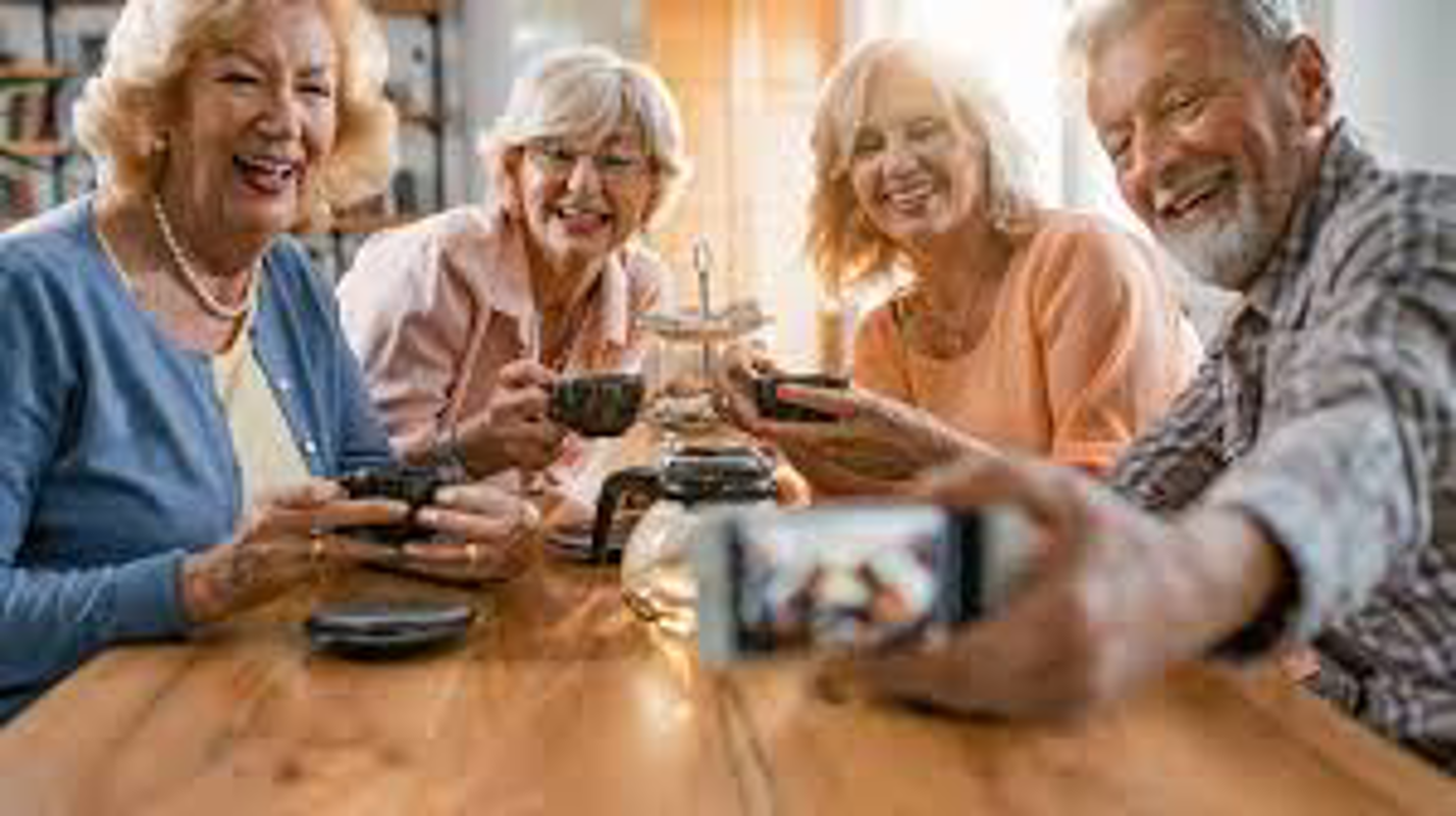 Soncino - Anziani e ruolo nella società