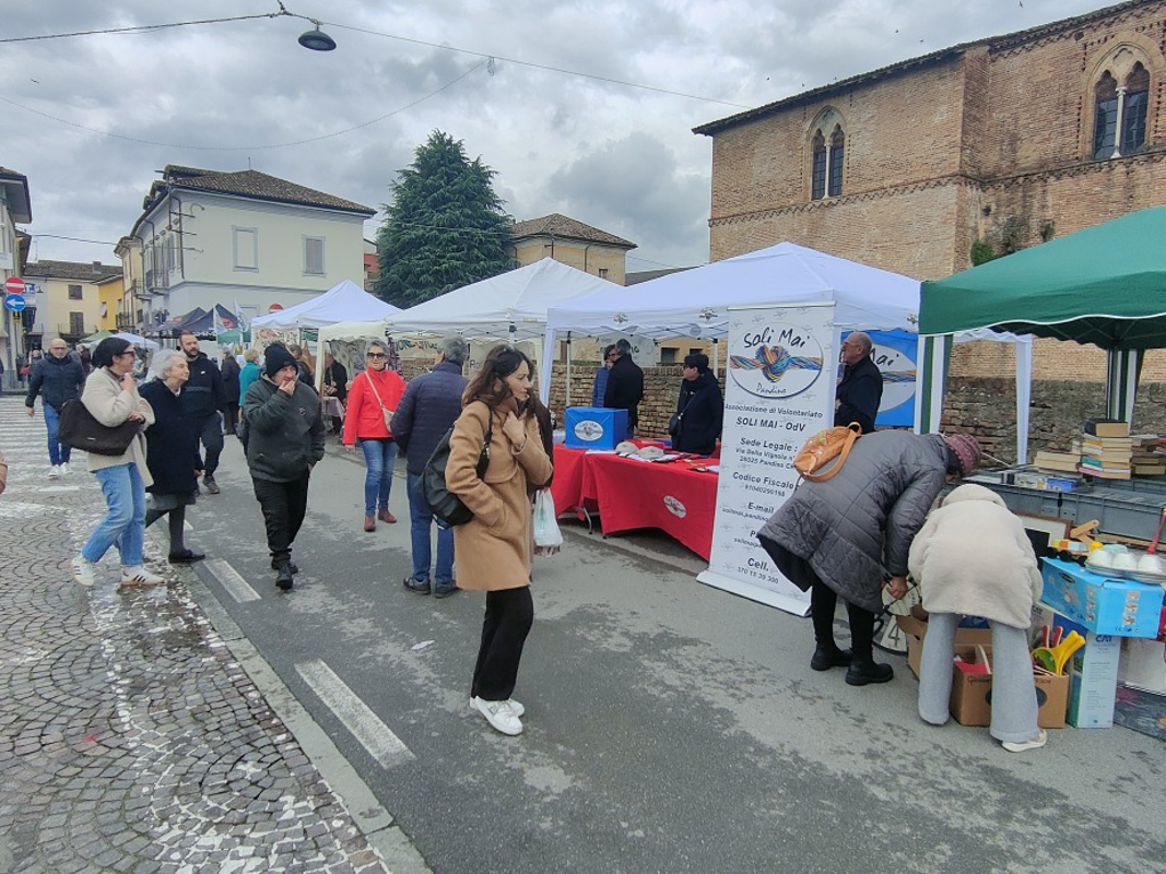 Pandino - La fiera accende il paese   