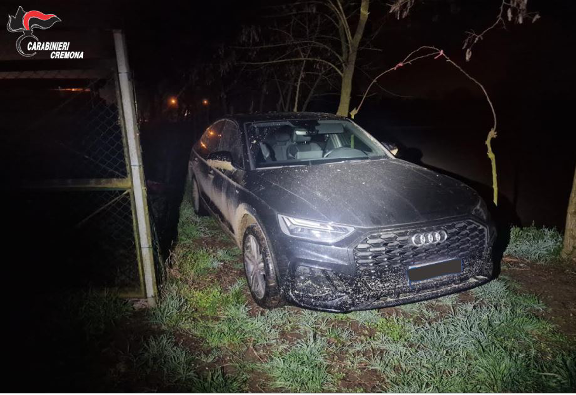 Crema - Inseguimento di auto rubata