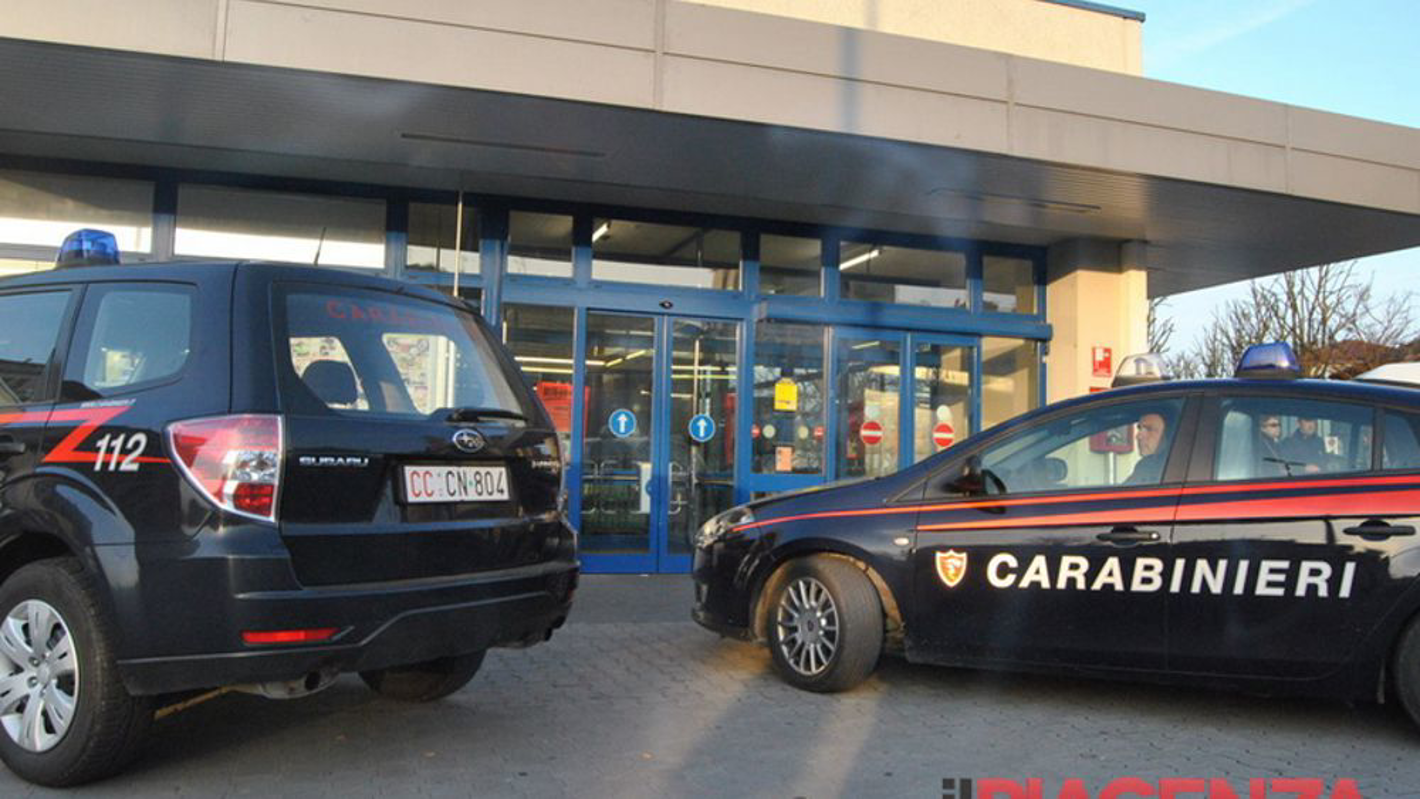 Castelleone - Rubano al supermercato