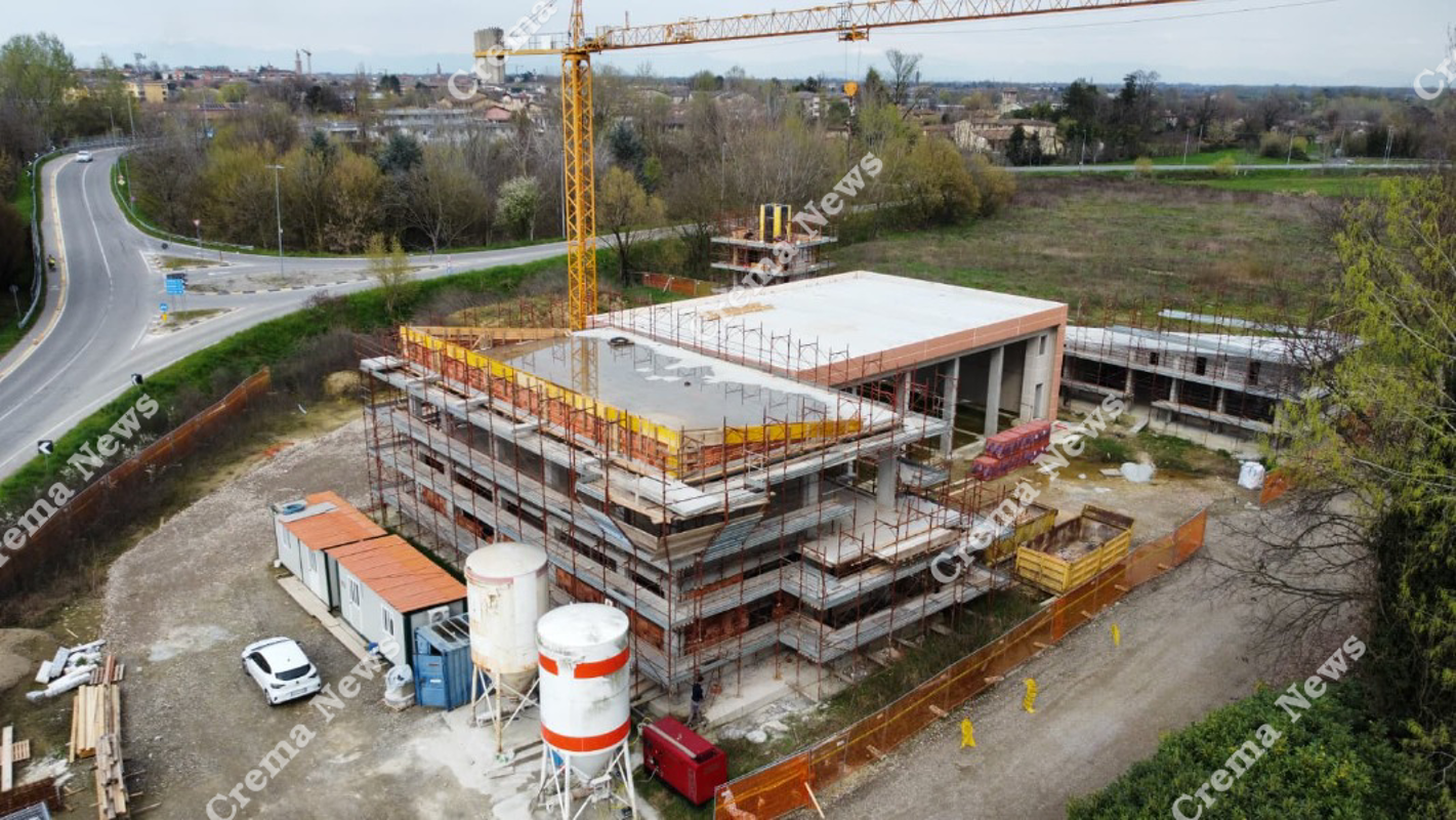 Crema - La caserma cresce