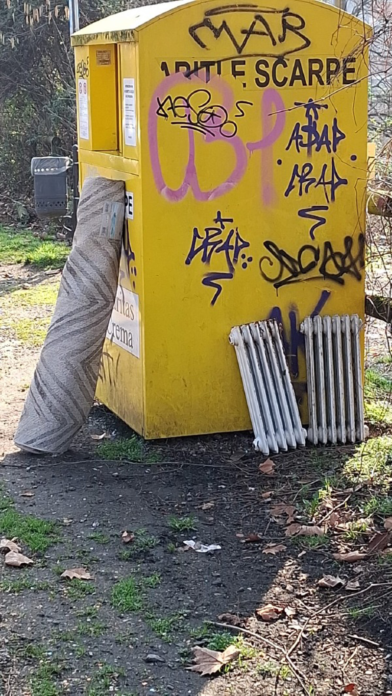 Crema - Nuovi cassonetti