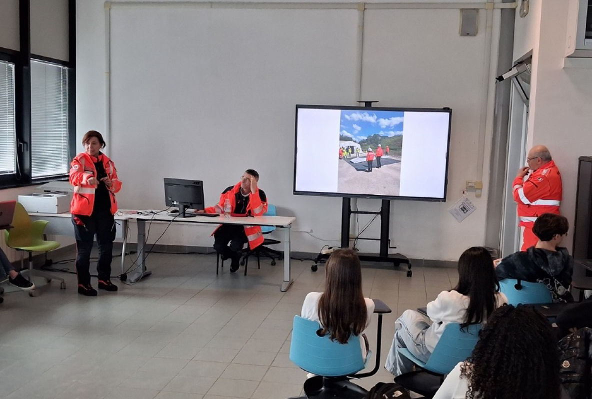 Crema -  Volontari a scuola