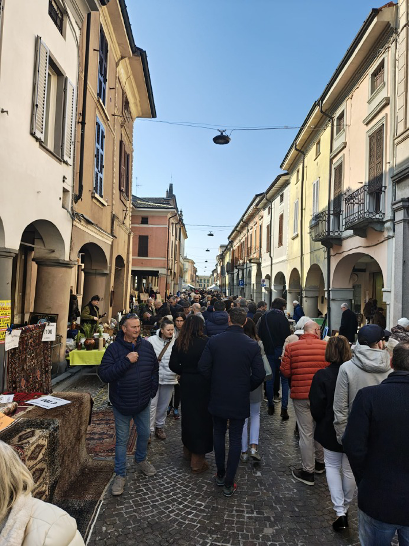 Castelleone - Tutto esaurito per Castelleone Antiquaria