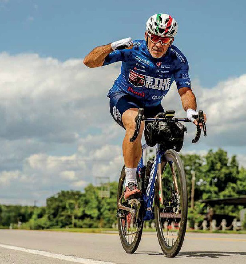 Crema - Con una gamba sola in bici per 3080 km