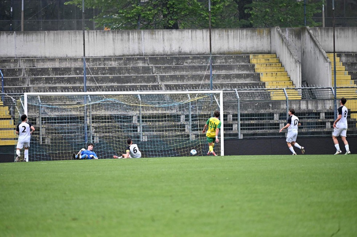 Calcio - Passa il Sangiuliano