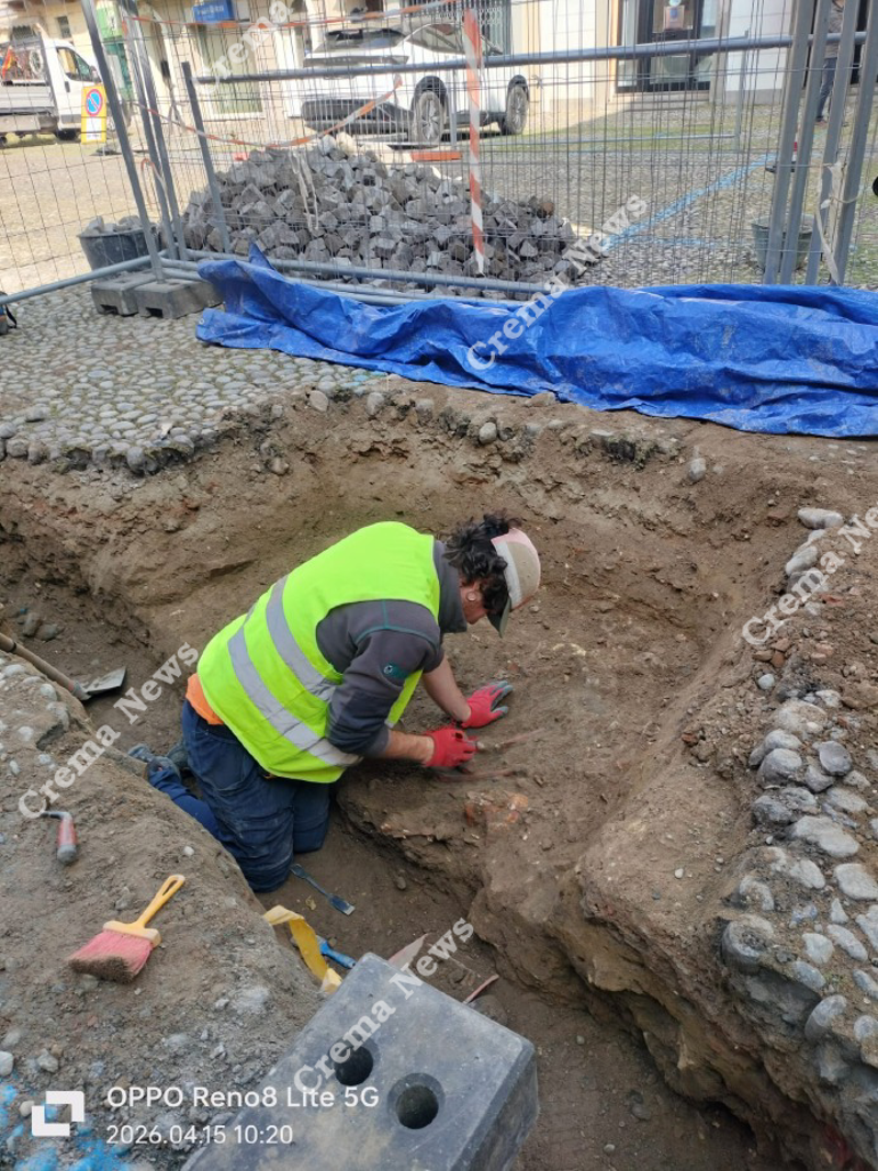 Crema - Scheletri in piazza