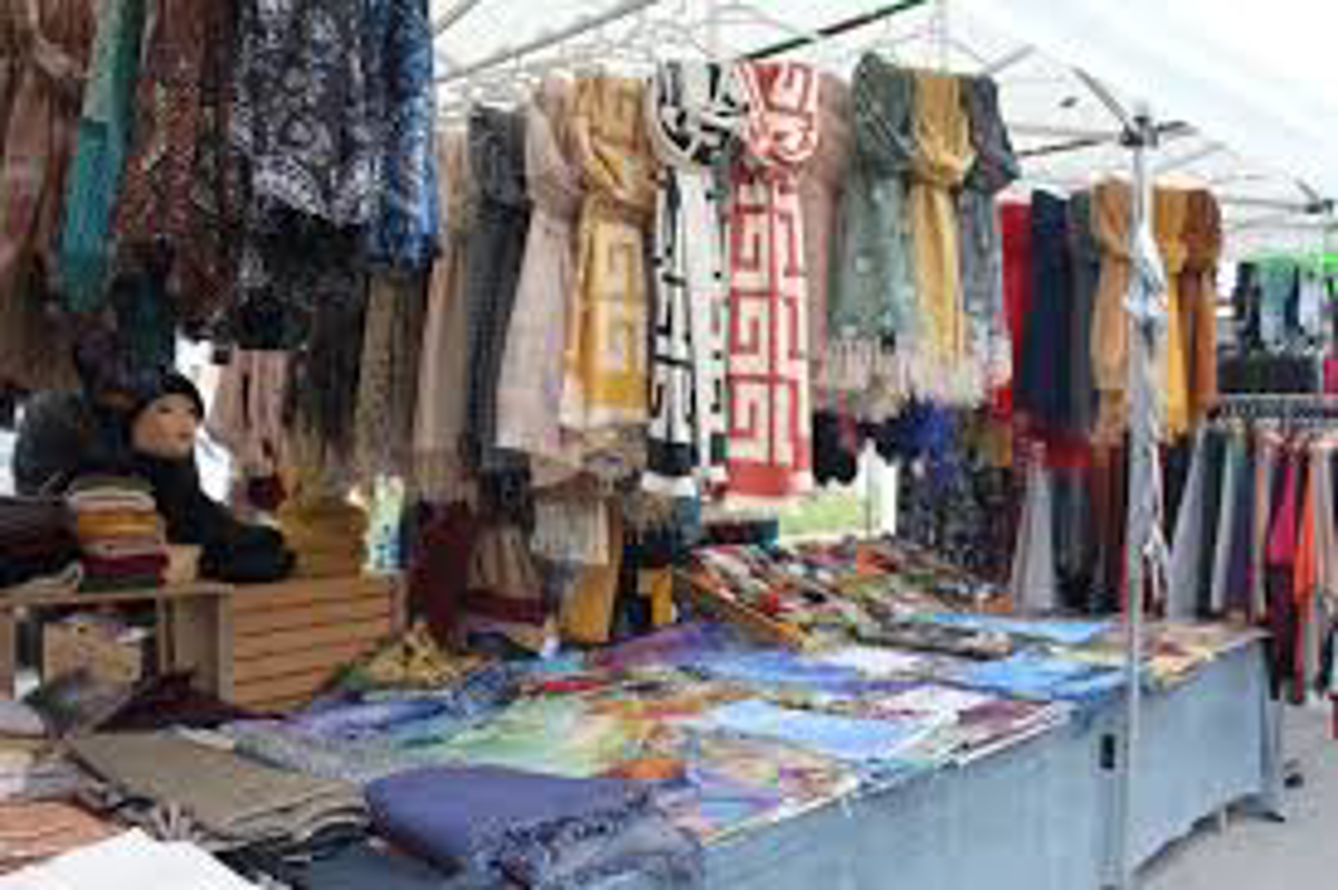 Crema - Stop al mercato di Forte dei Marmi