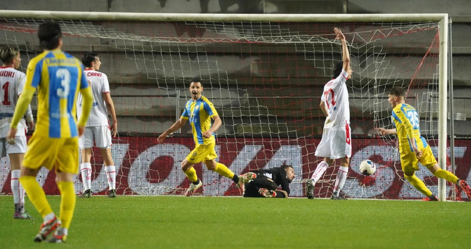 Calcio - Pergo, è festa