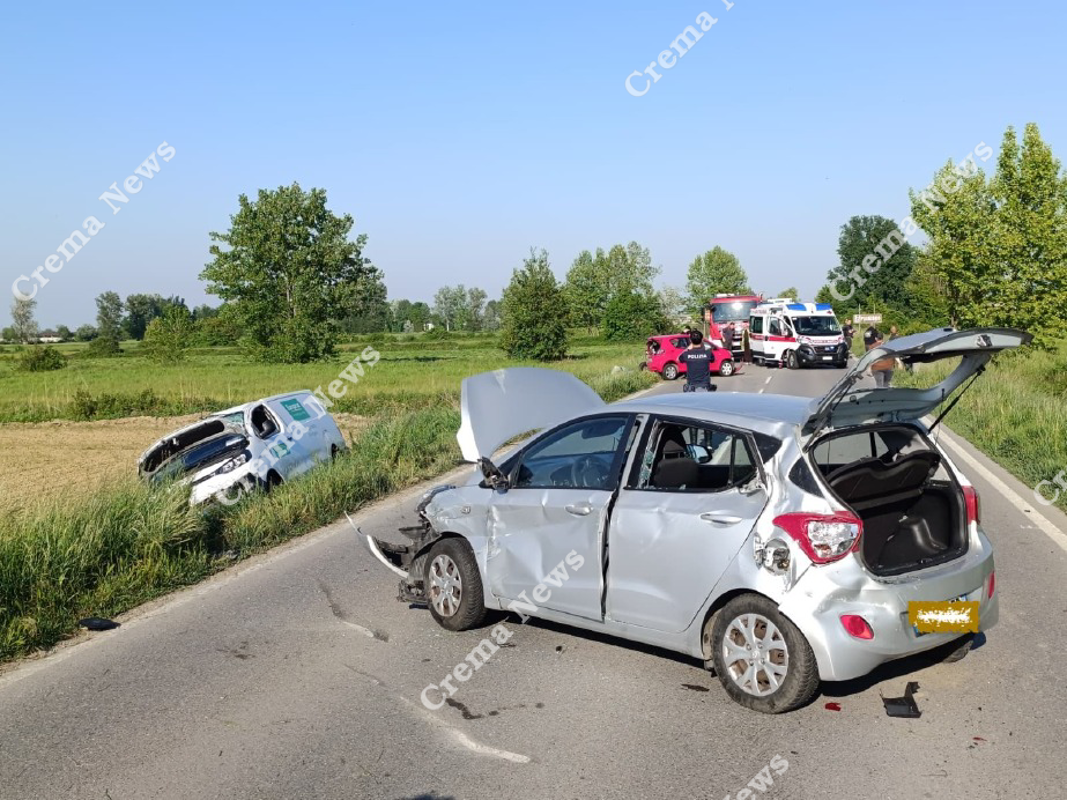 Pianengo - scontro con tre auto coinvolte