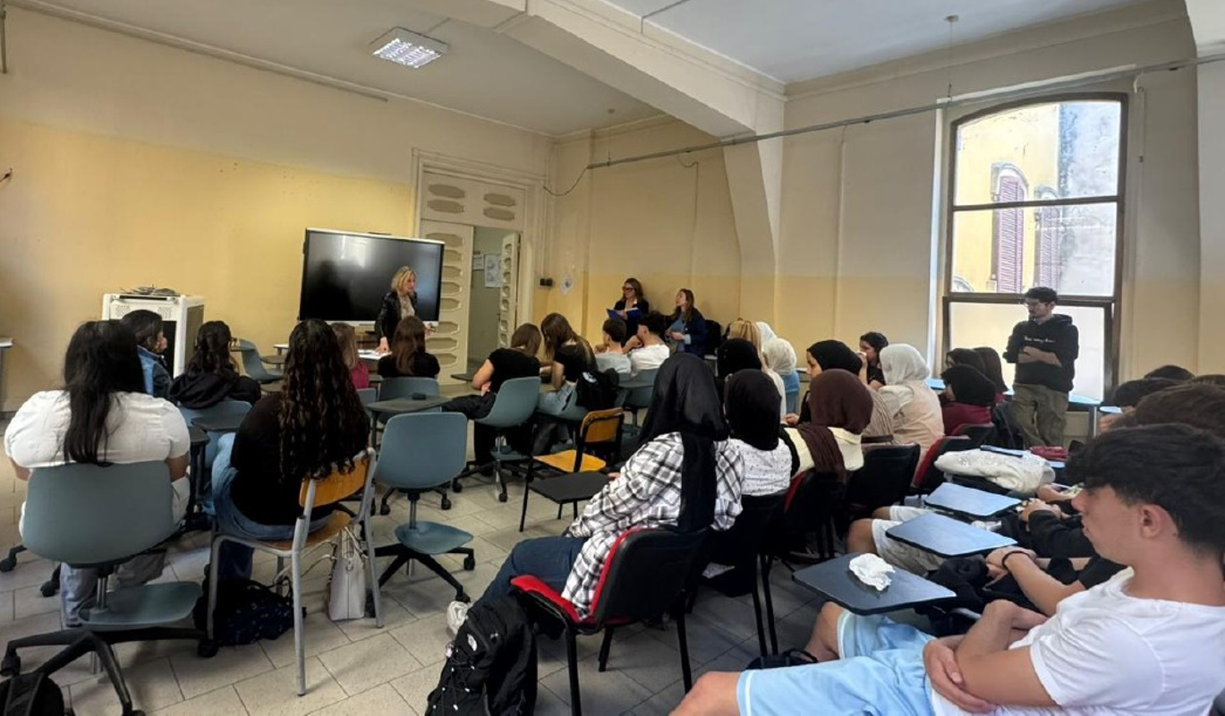 Crema - Magistrata in classe