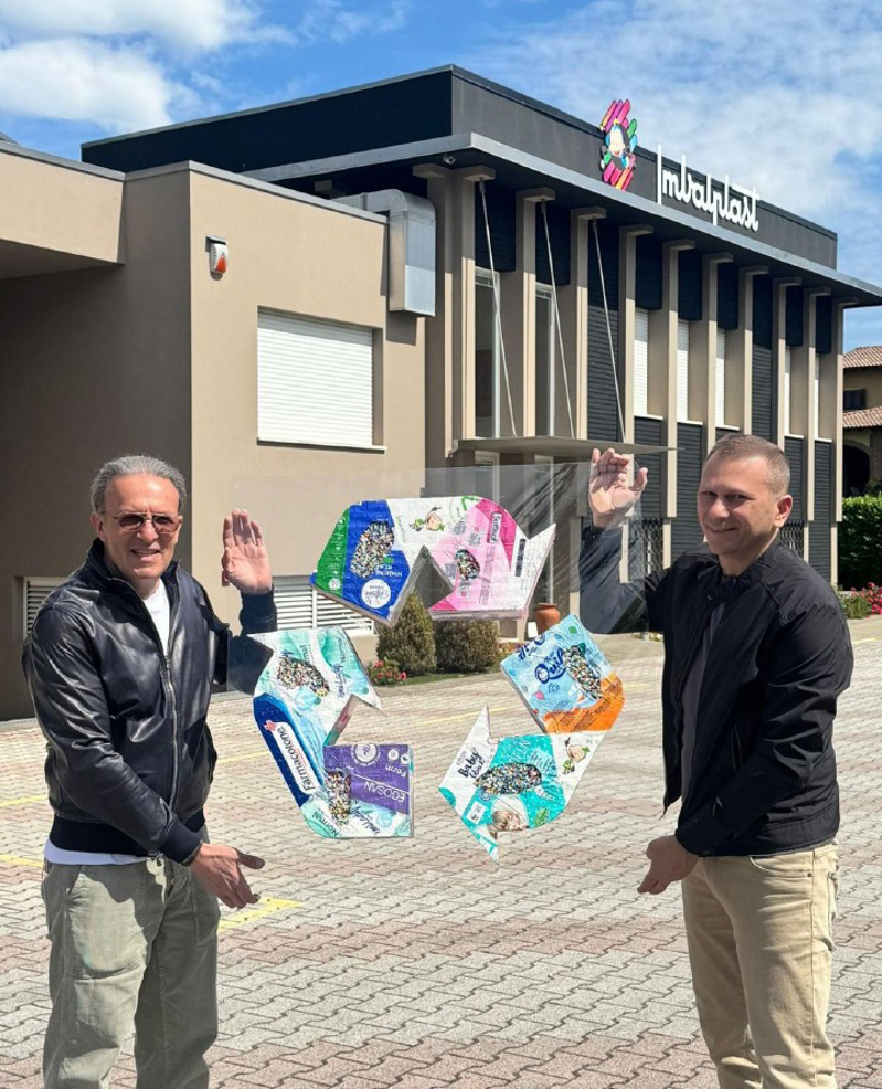 Soncino - Recycling, L'opera di Jona esposta a Ginevra 